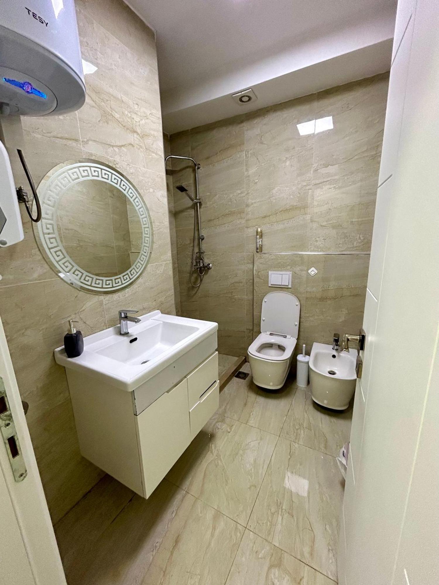 A&X Lovely And Central Apartment - 24H Self Check-In ติรานา ภายนอก รูปภาพ