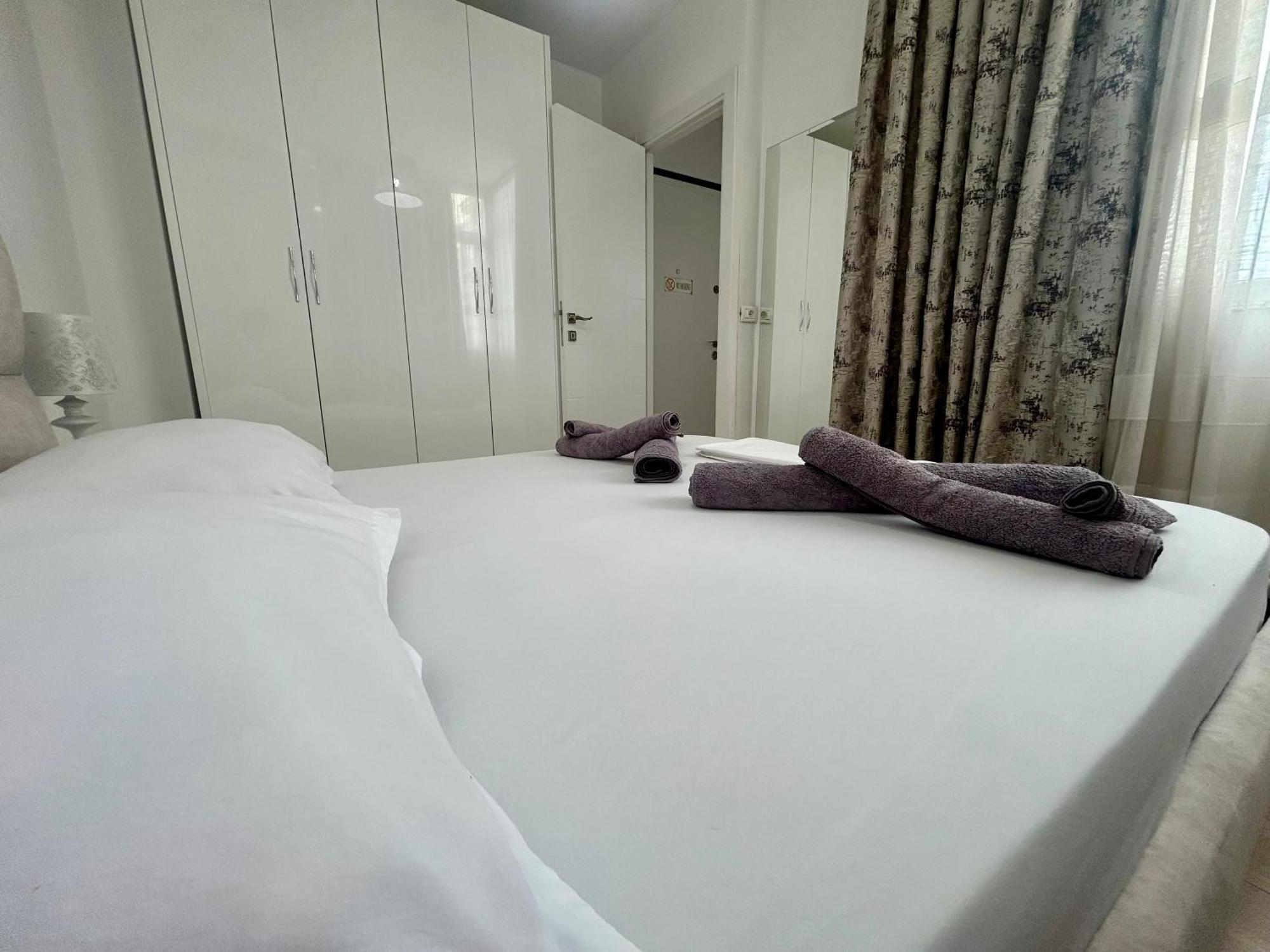 A&X Lovely And Central Apartment - 24H Self Check-In ติรานา ภายนอก รูปภาพ