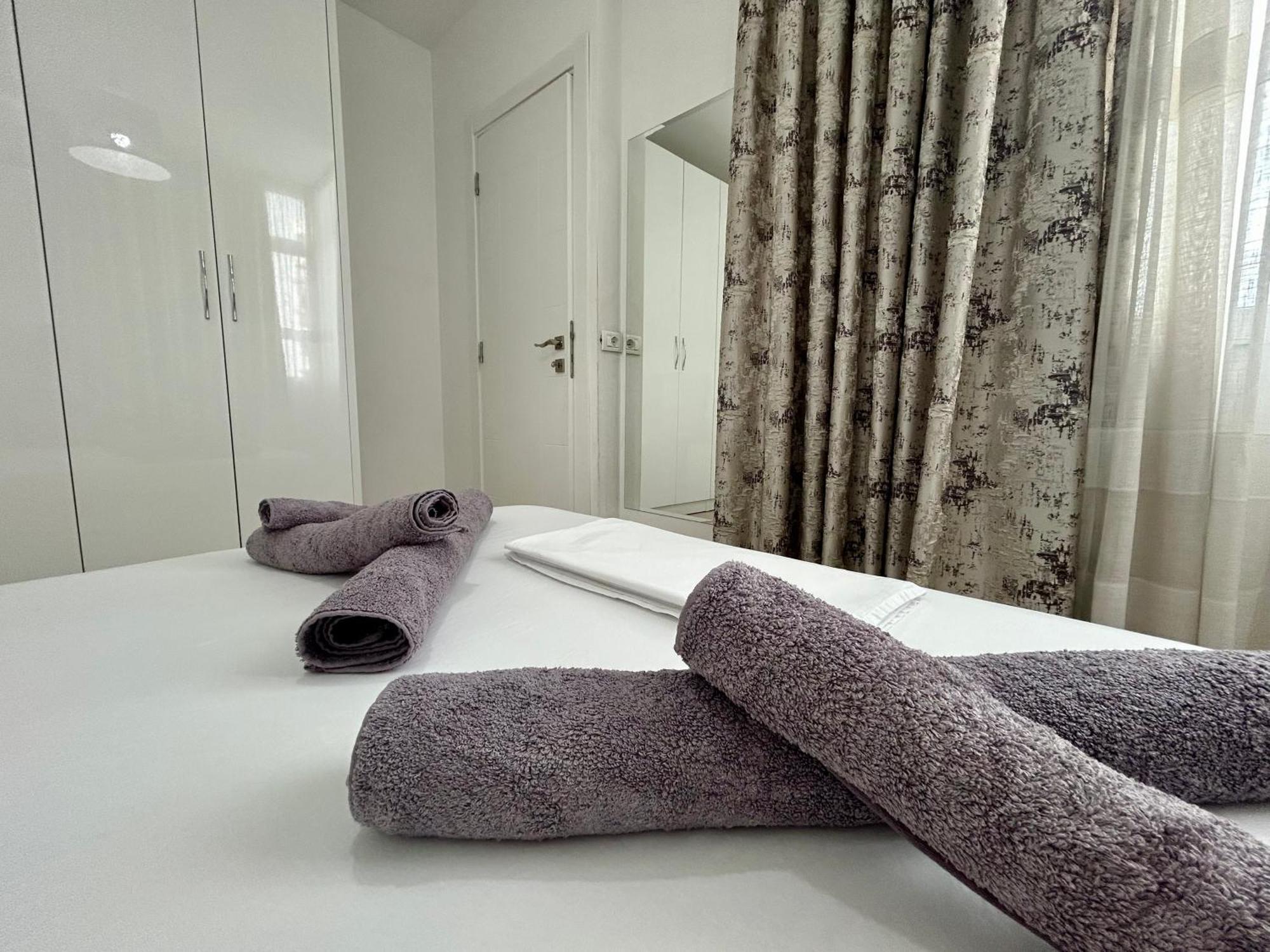 A&X Lovely And Central Apartment - 24H Self Check-In ติรานา ภายนอก รูปภาพ