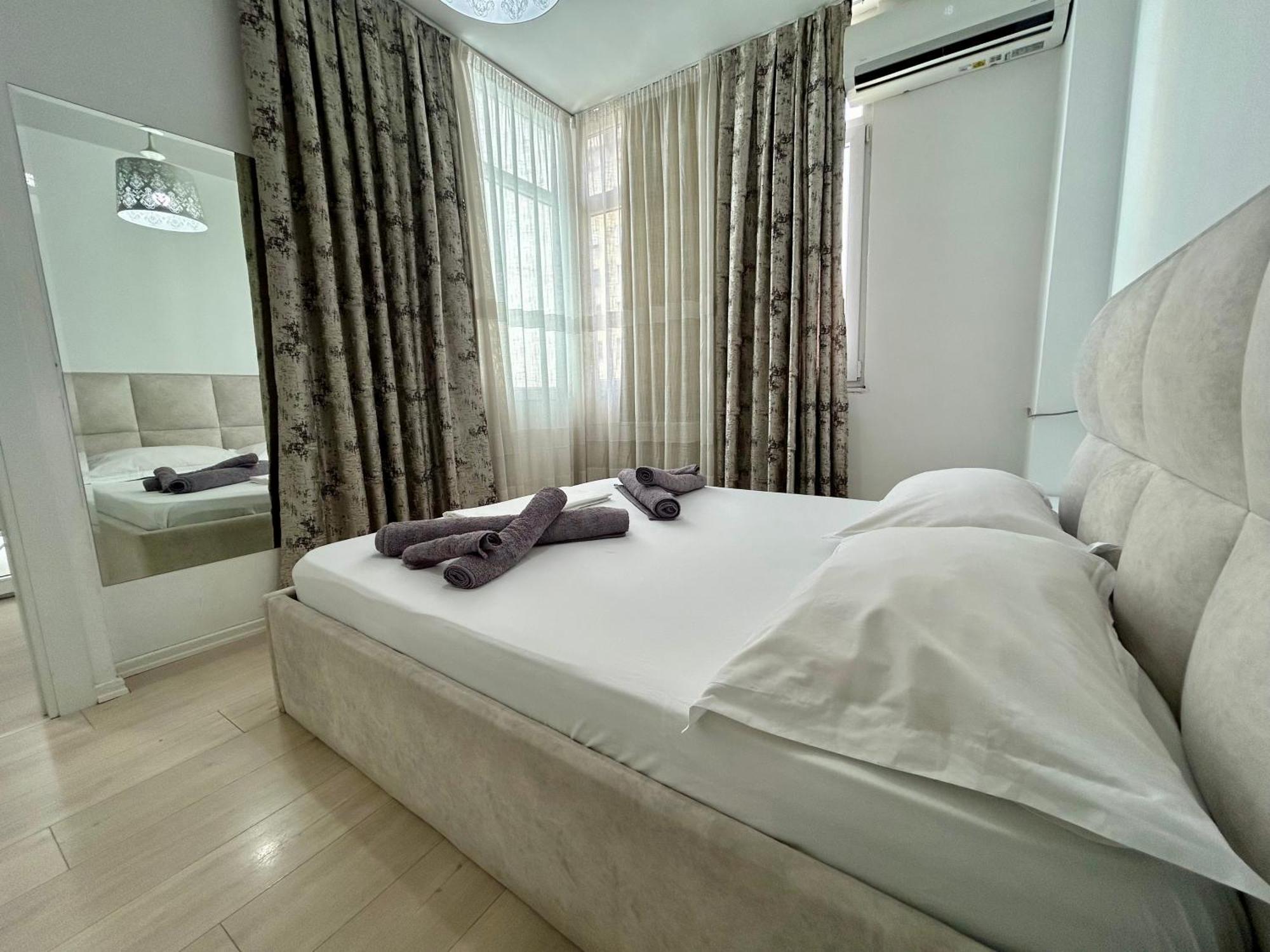 A&X Lovely And Central Apartment - 24H Self Check-In ติรานา ภายนอก รูปภาพ